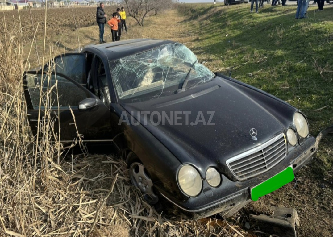 Mercedes E 220 2000