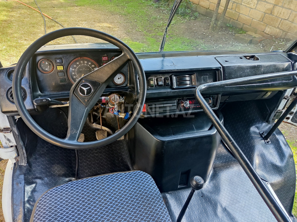 Mercedes 208 D 1990