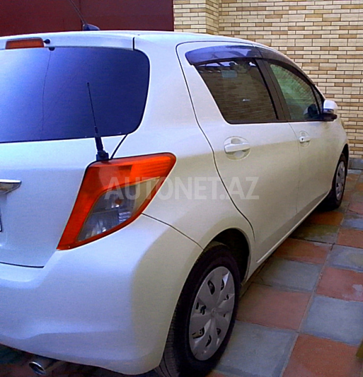 Toyota Vitz 2015