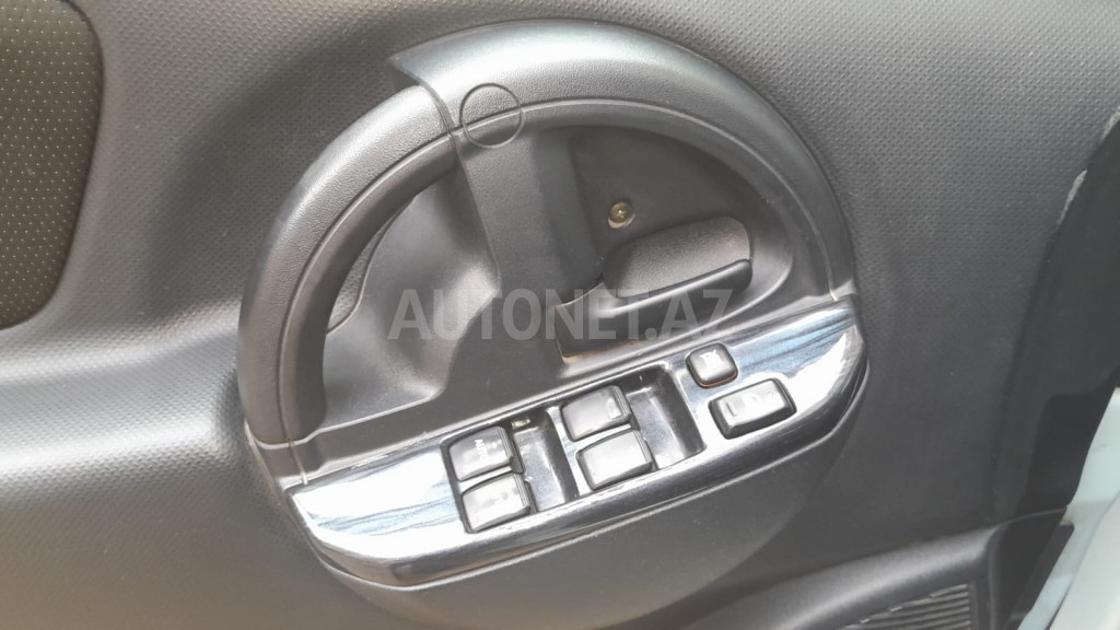 Toyota Yaris 2003