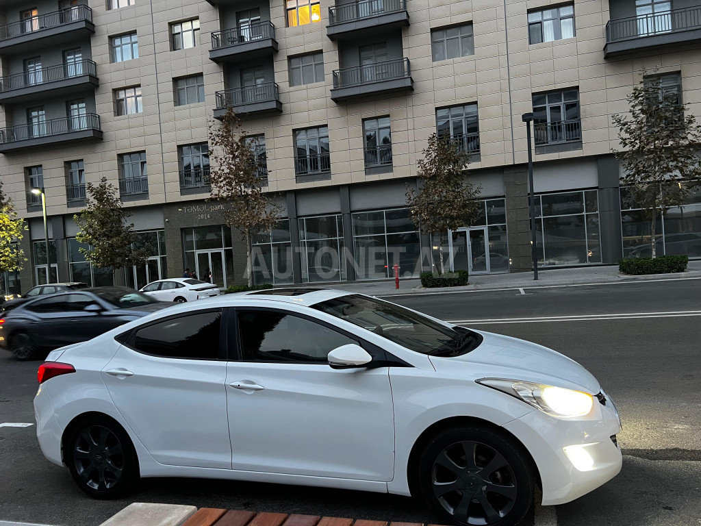 Hyundai Elantra 2013