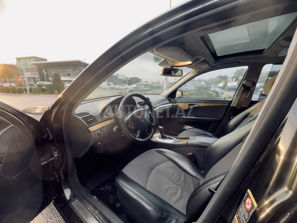Mercedes E 200 2005