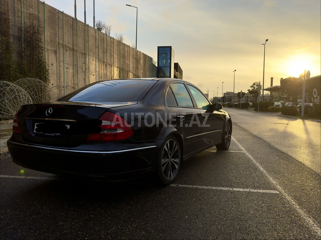 Mercedes E 200 2005