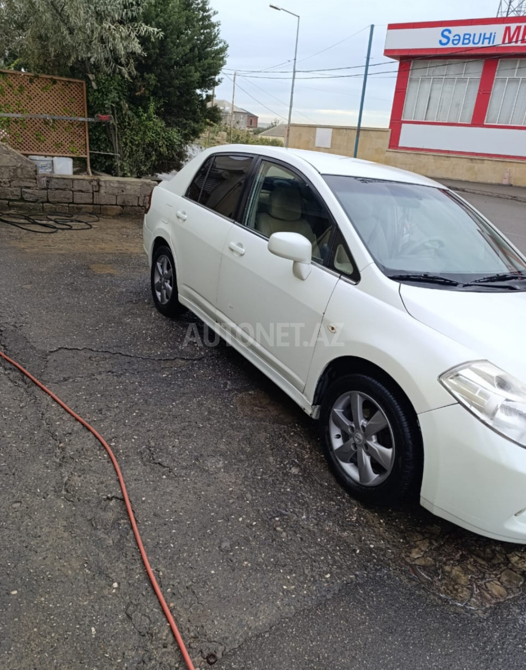 Nissan Tiida 2008