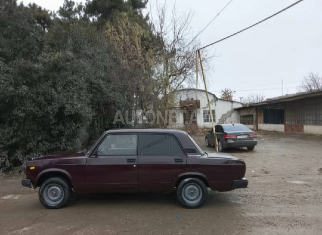 LADA (VAZ) 2107 2005