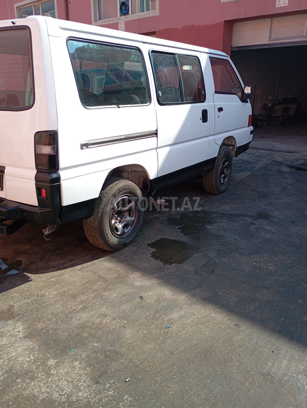 Mitsubishi L300 1986