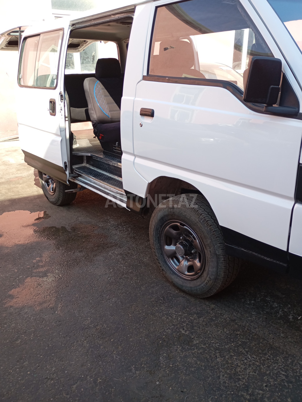 Mitsubishi L300 1986