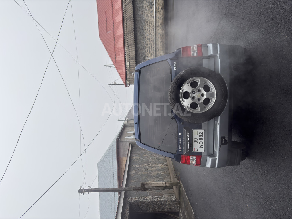 Mitsubishi Pajero io 1998