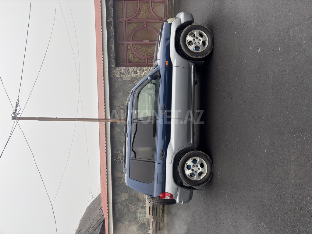 Mitsubishi Pajero io 1998