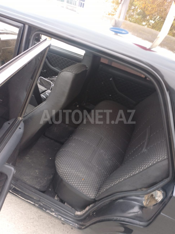 LADA (VAZ) 2107 2010