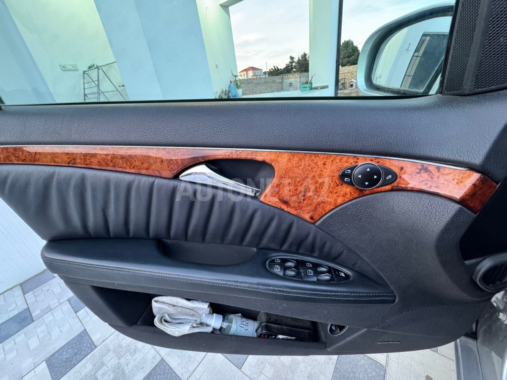Mercedes E 320 2003