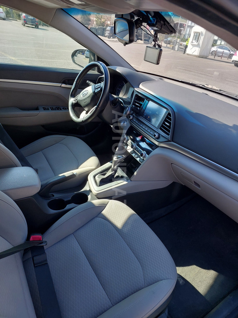 Hyundai Elantra 2020