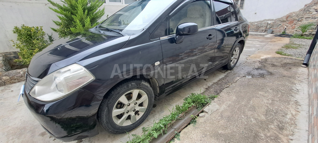 Nissan Tiida 2006