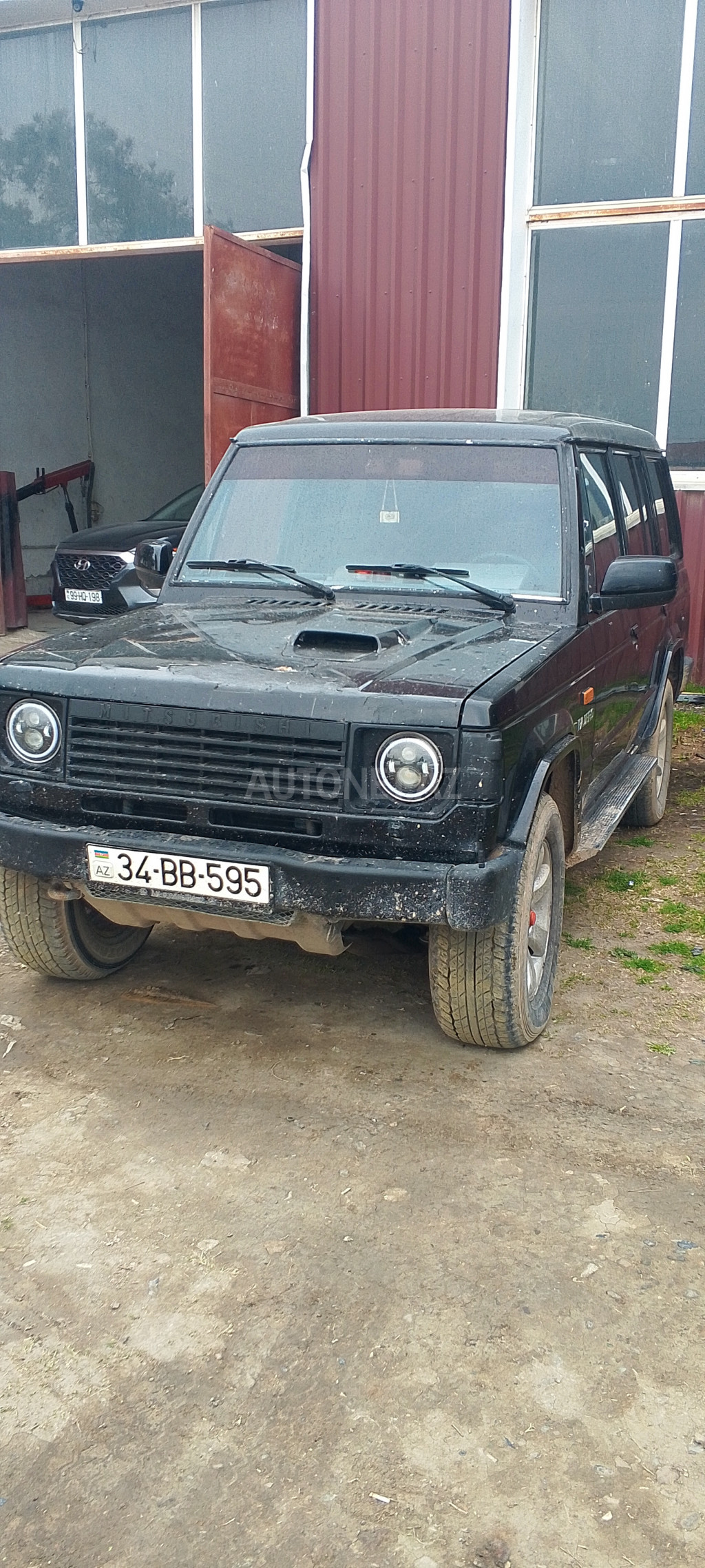 Mitsubishi Pajero 1990