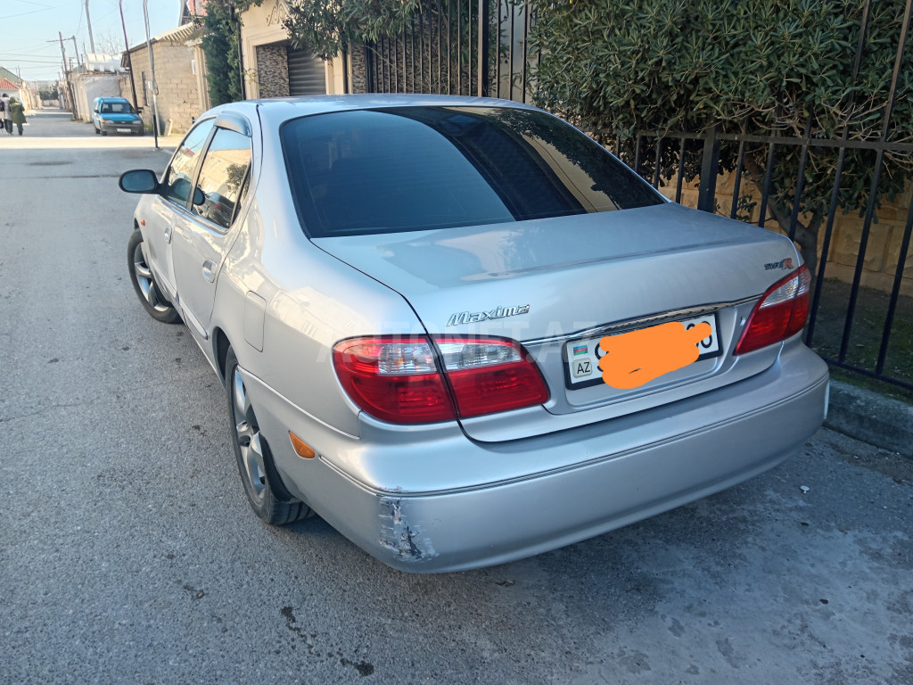Nissan Maxima 2000