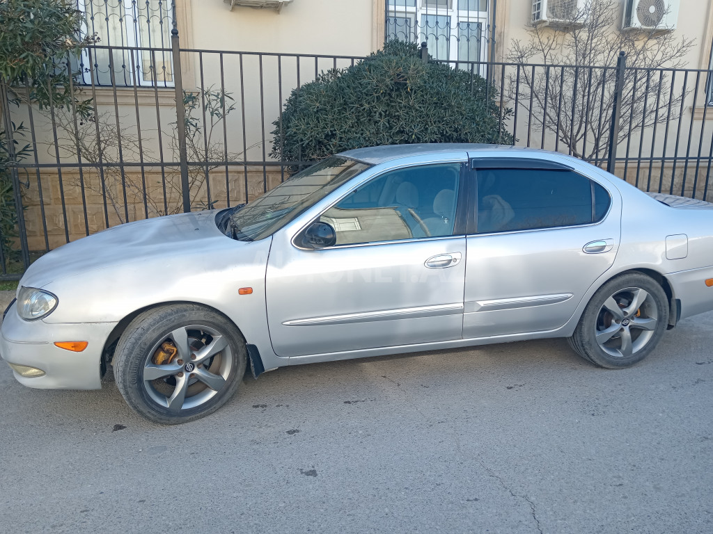 Nissan Maxima 2000