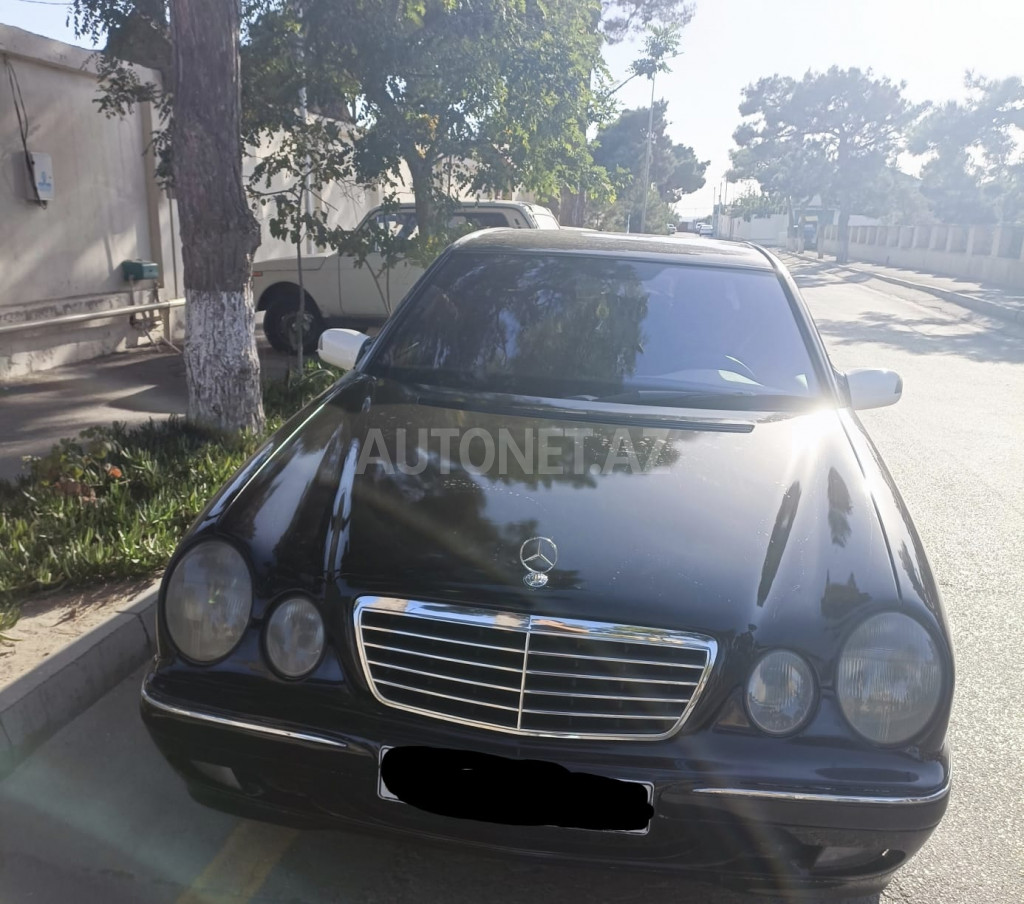 Mercedes E 220 2001