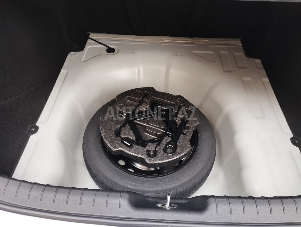 Hyundai Elantra 2024