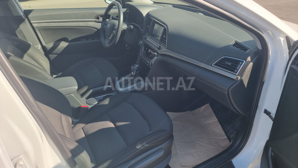 Hyundai Elantra 2017