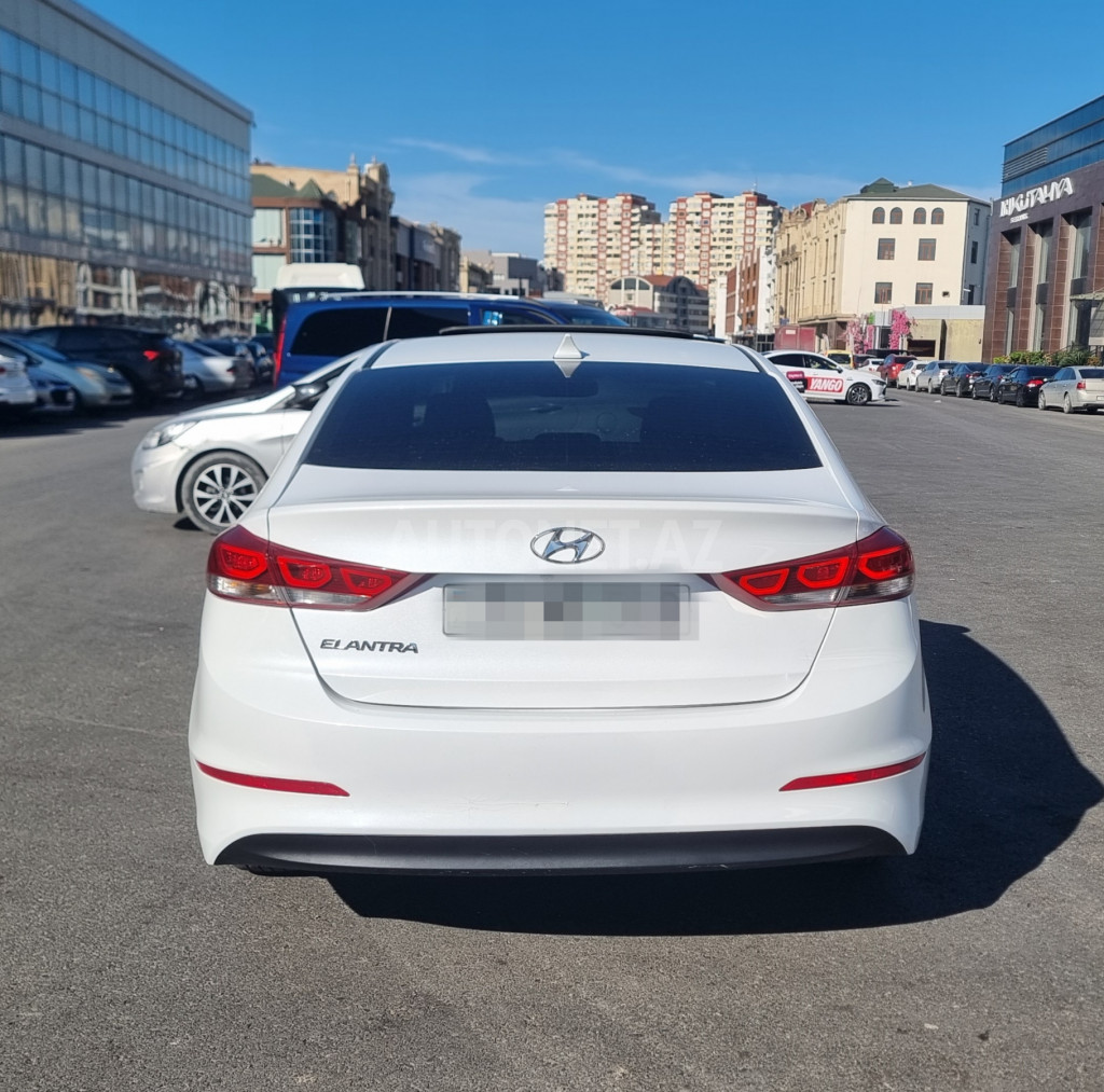 Hyundai Elantra 2017