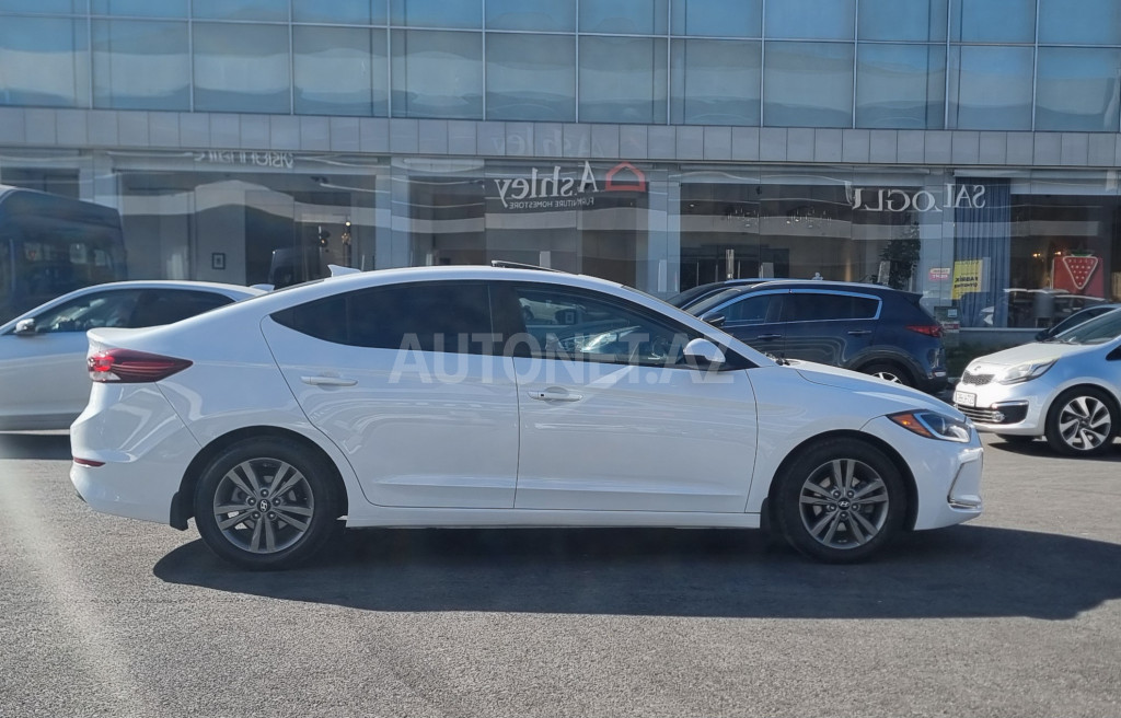 Hyundai Elantra 2017