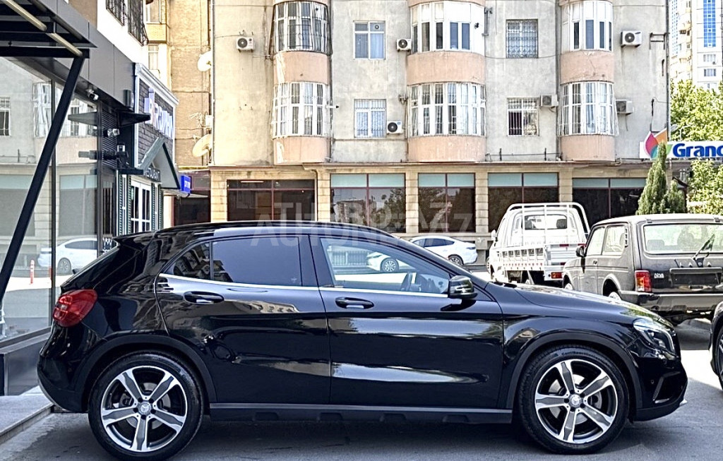 Mercedes GLA 250 2015