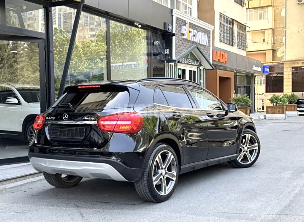 Mercedes GLA 250 2015