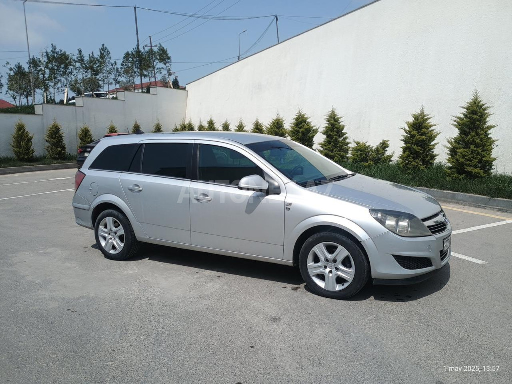 Opel Astra 2010