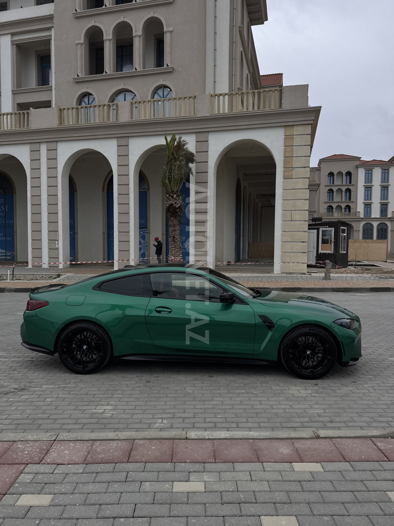 BMW M4 2025