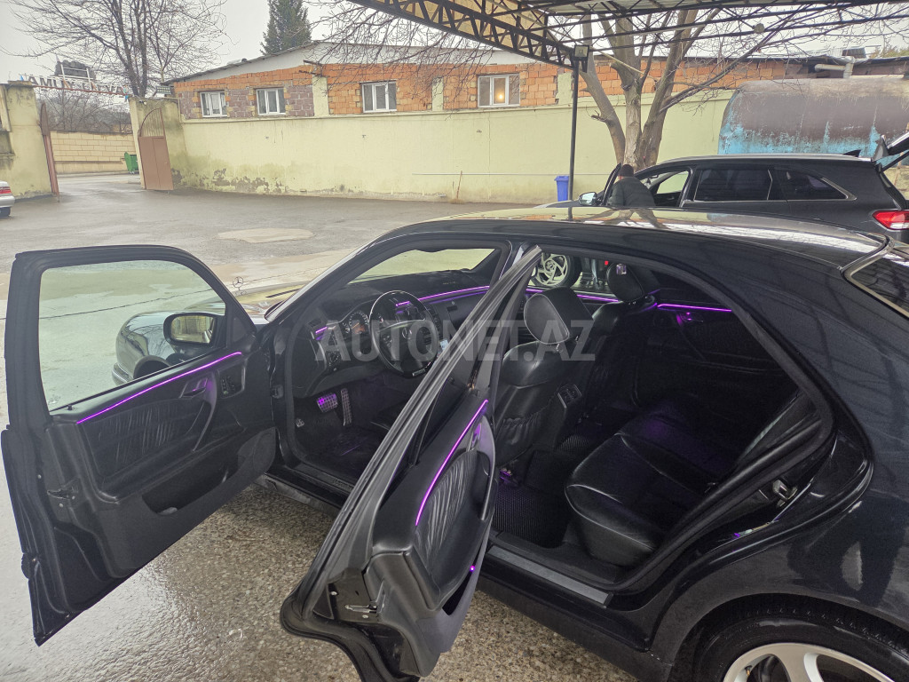 Mercedes E 270 2000
