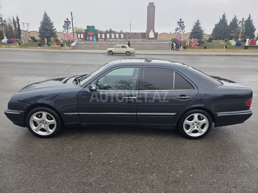 Mercedes E 270 2000