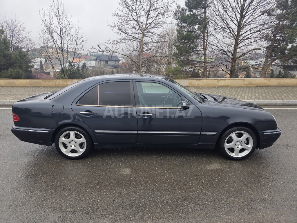 Mercedes E 270 2000