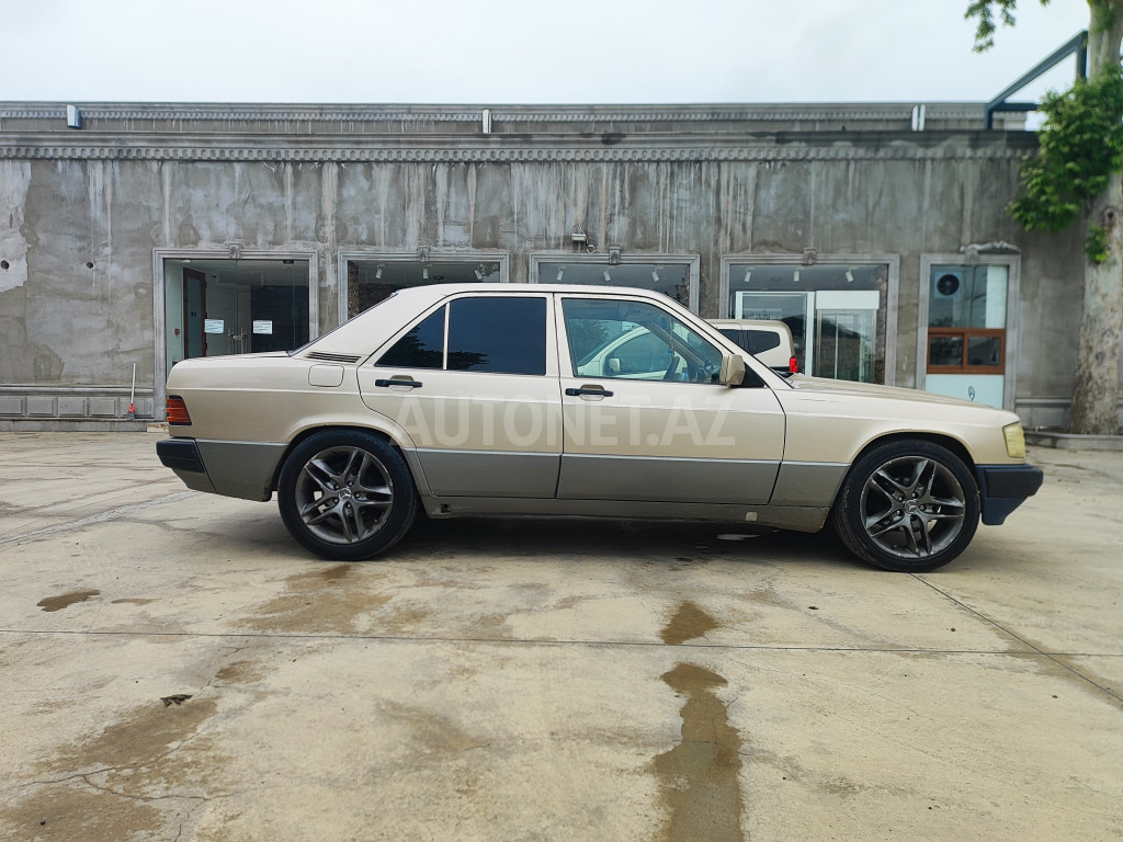 Mercedes 190 1990