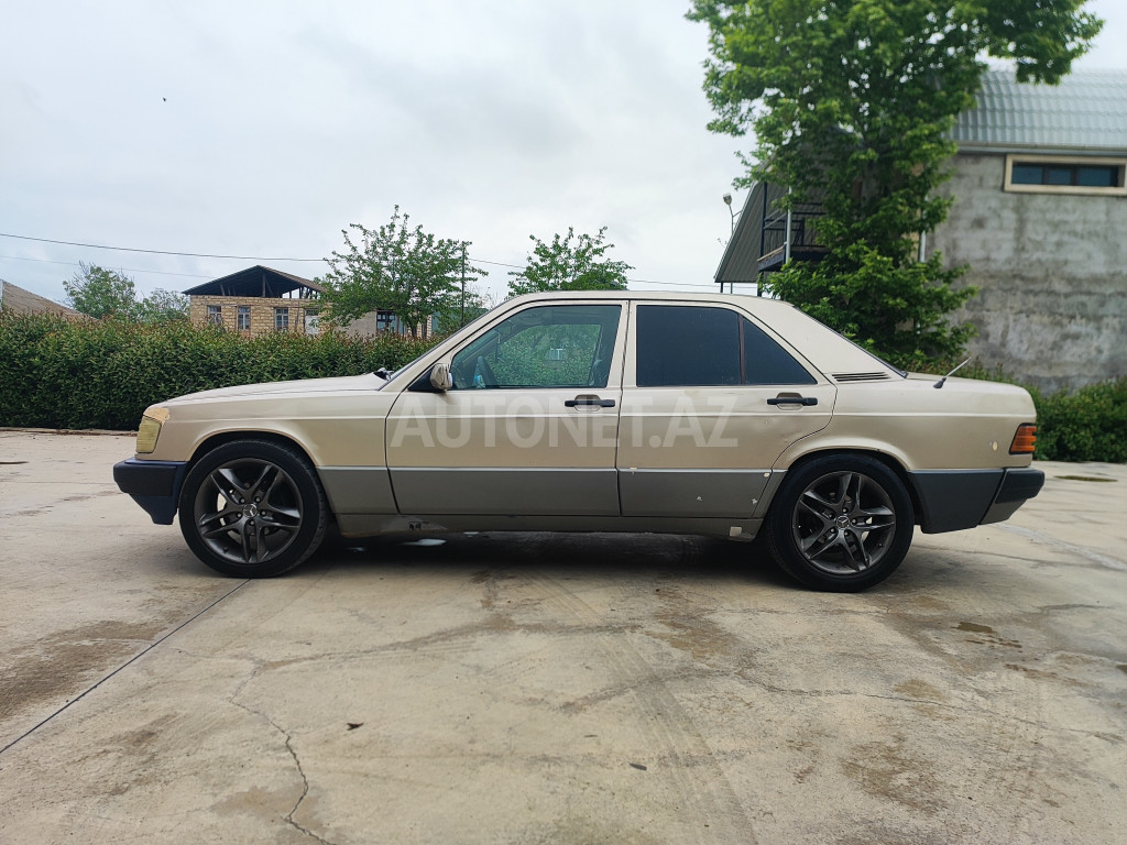 Mercedes 190 1990