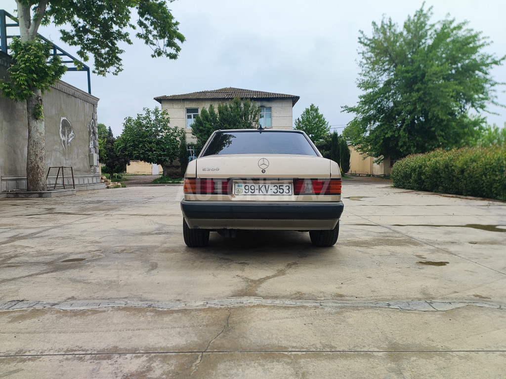 Mercedes 190 1990
