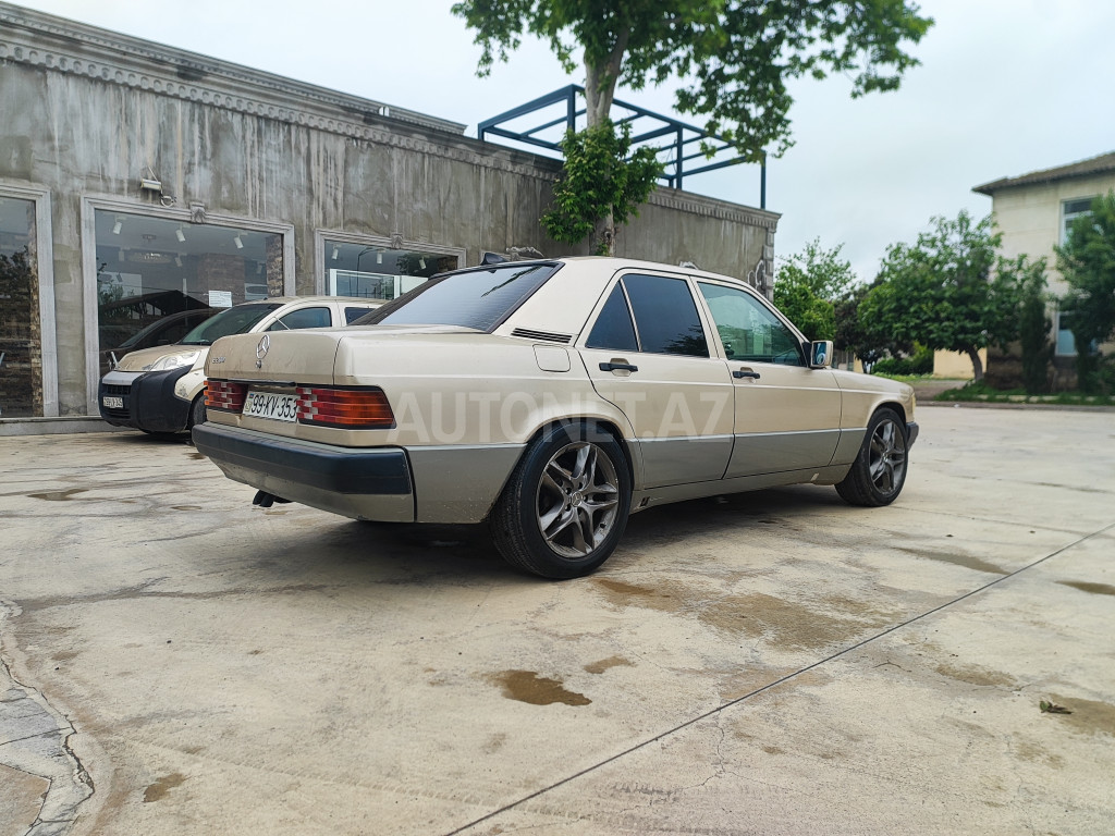 Mercedes 190 1990