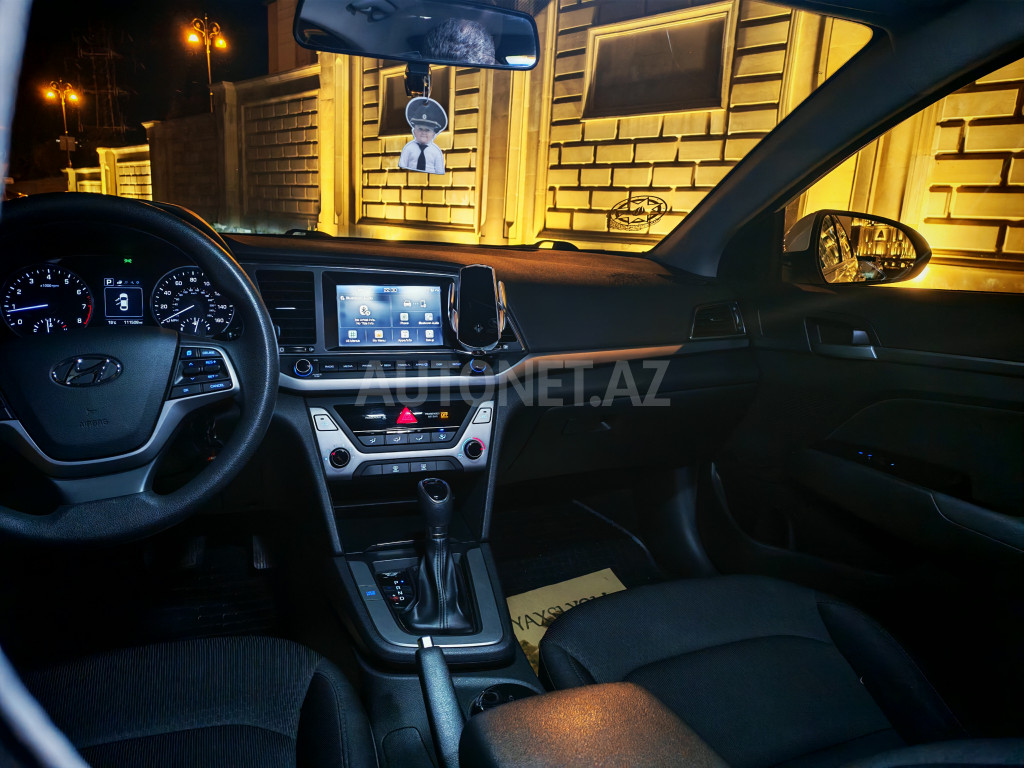 Hyundai Elantra 2018