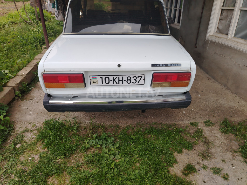 LADA (VAZ) 2107 2001