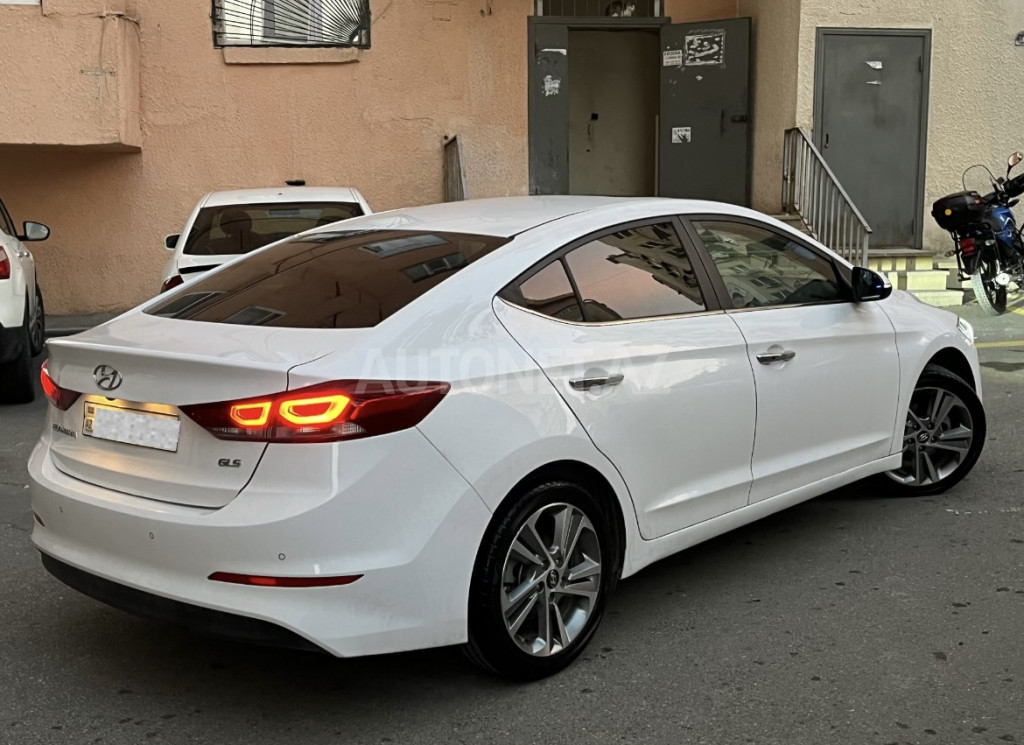 Hyundai Elantra 2018