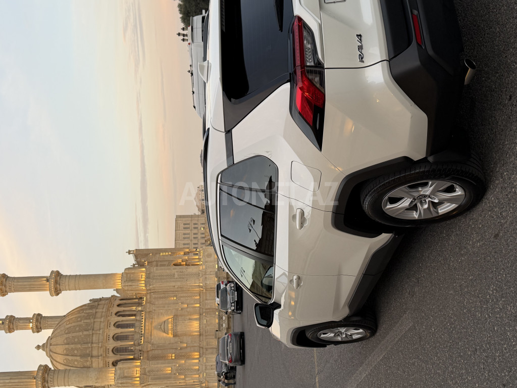 Toyota RAV4 2021