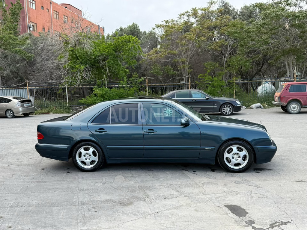 Mercedes E 220 1999