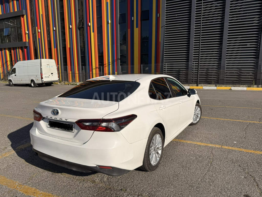 Toyota Camry 2021