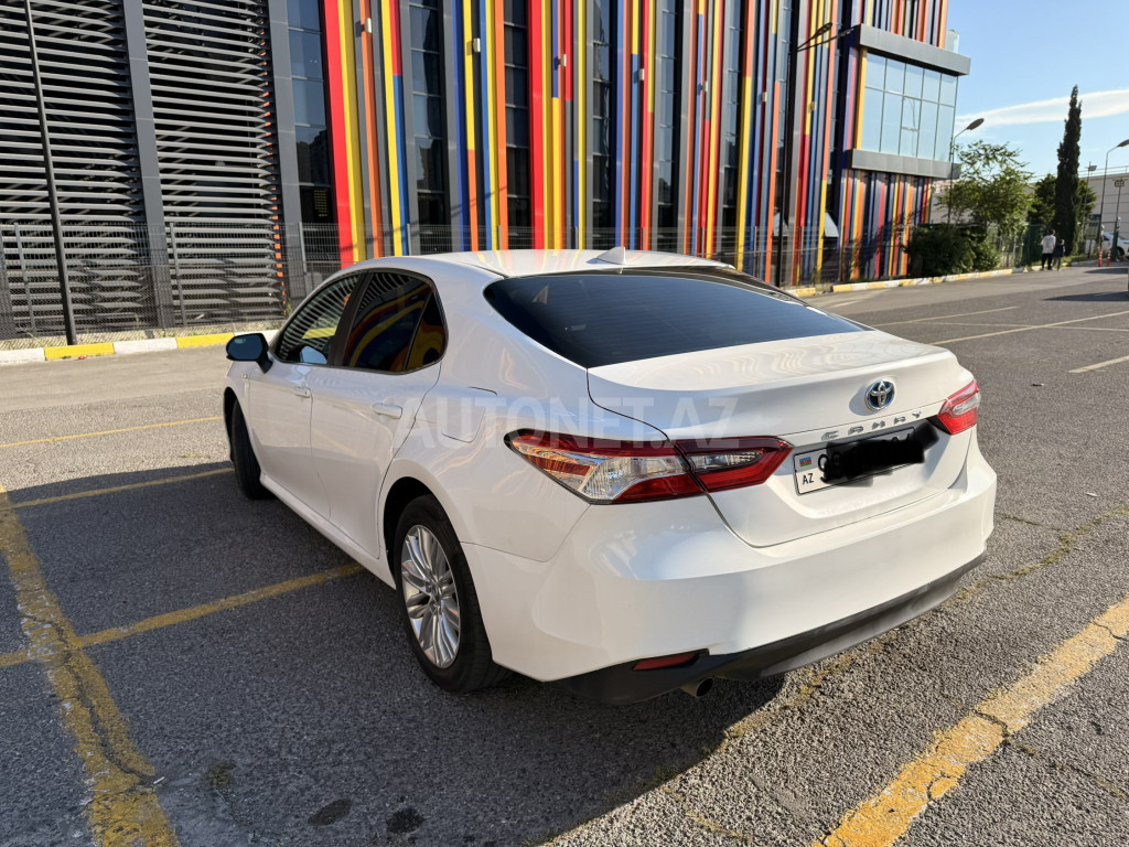 Toyota Camry 2021