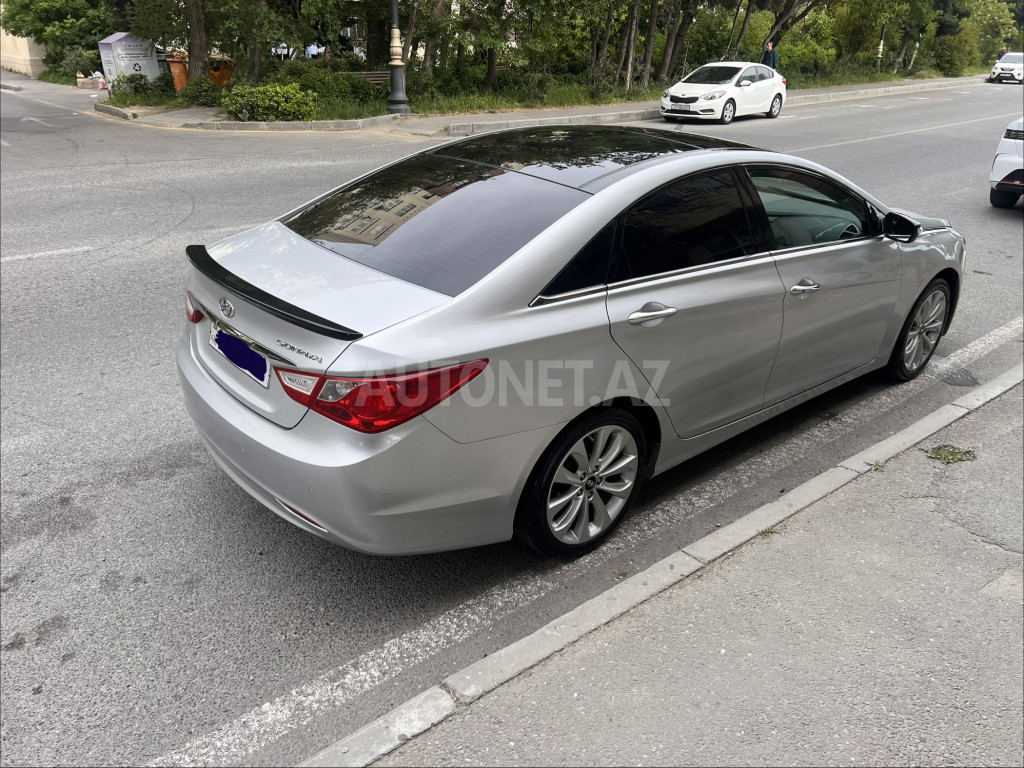 Hyundai Sonata 2010