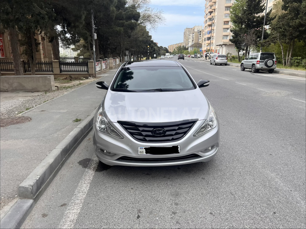 Hyundai Sonata 2010
