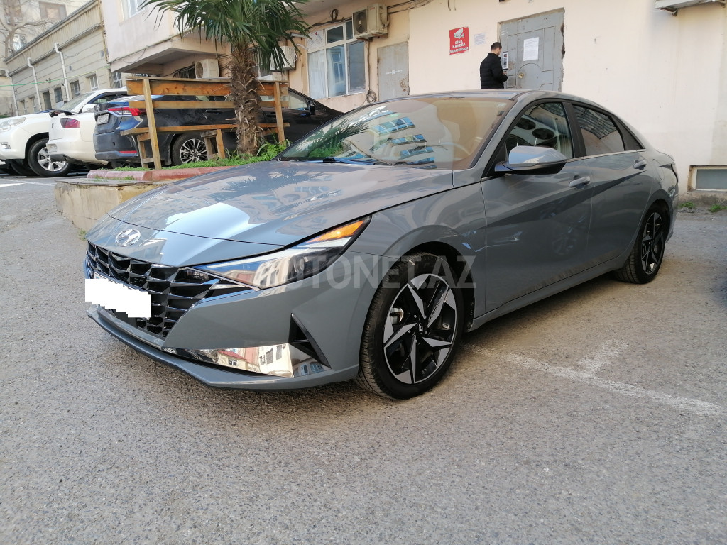 Hyundai Elantra 2022