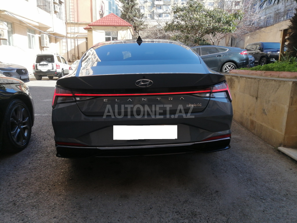 Hyundai Elantra 2022