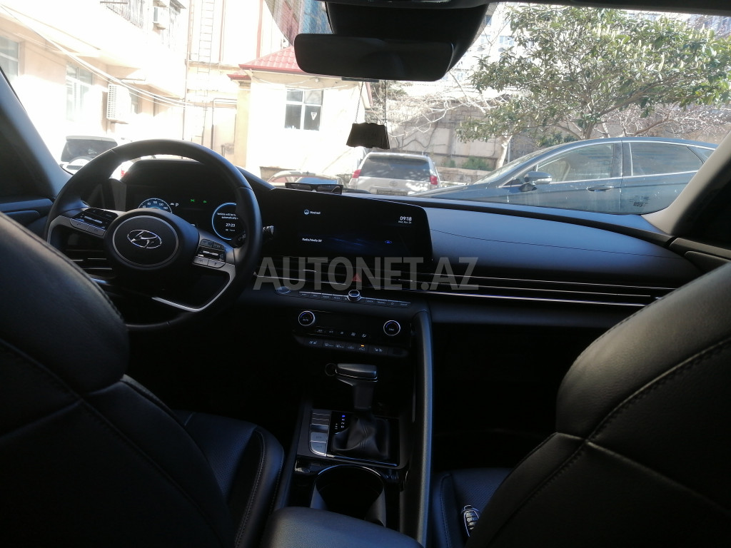 Hyundai Elantra 2022