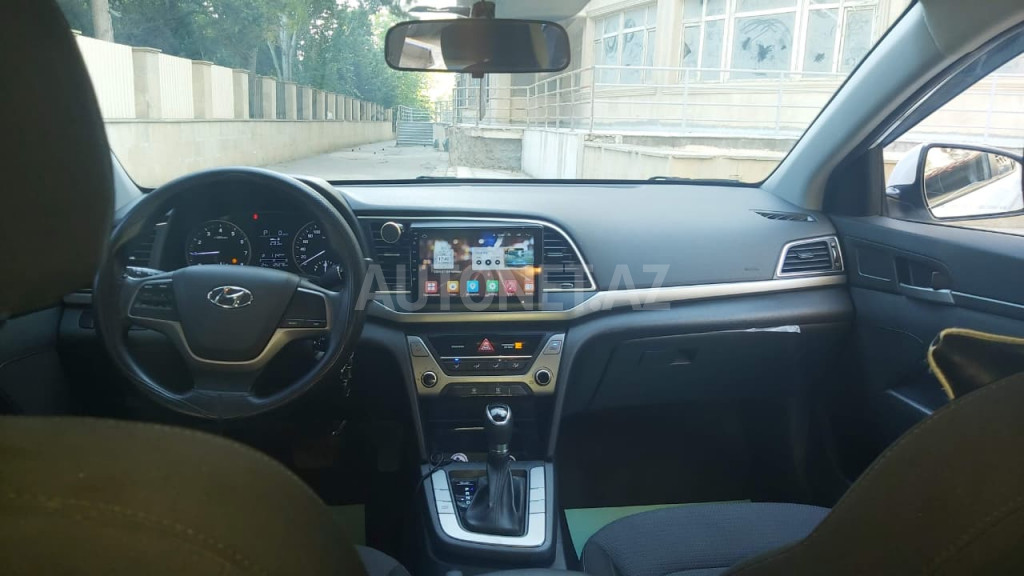 Hyundai Elantra 2016