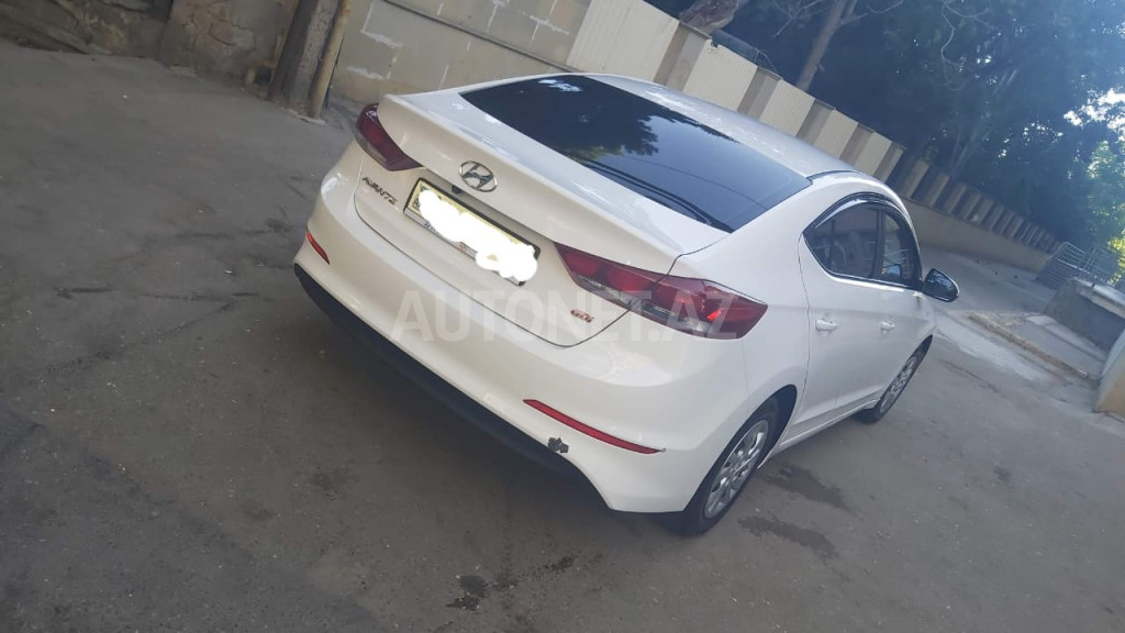 Hyundai Elantra 2016